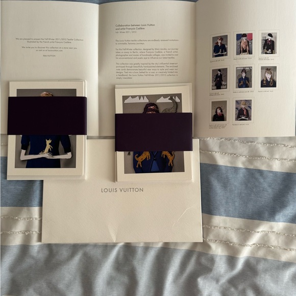 Louis Vuitton Letter Set 8 Postcards. - Picture 4 of 8